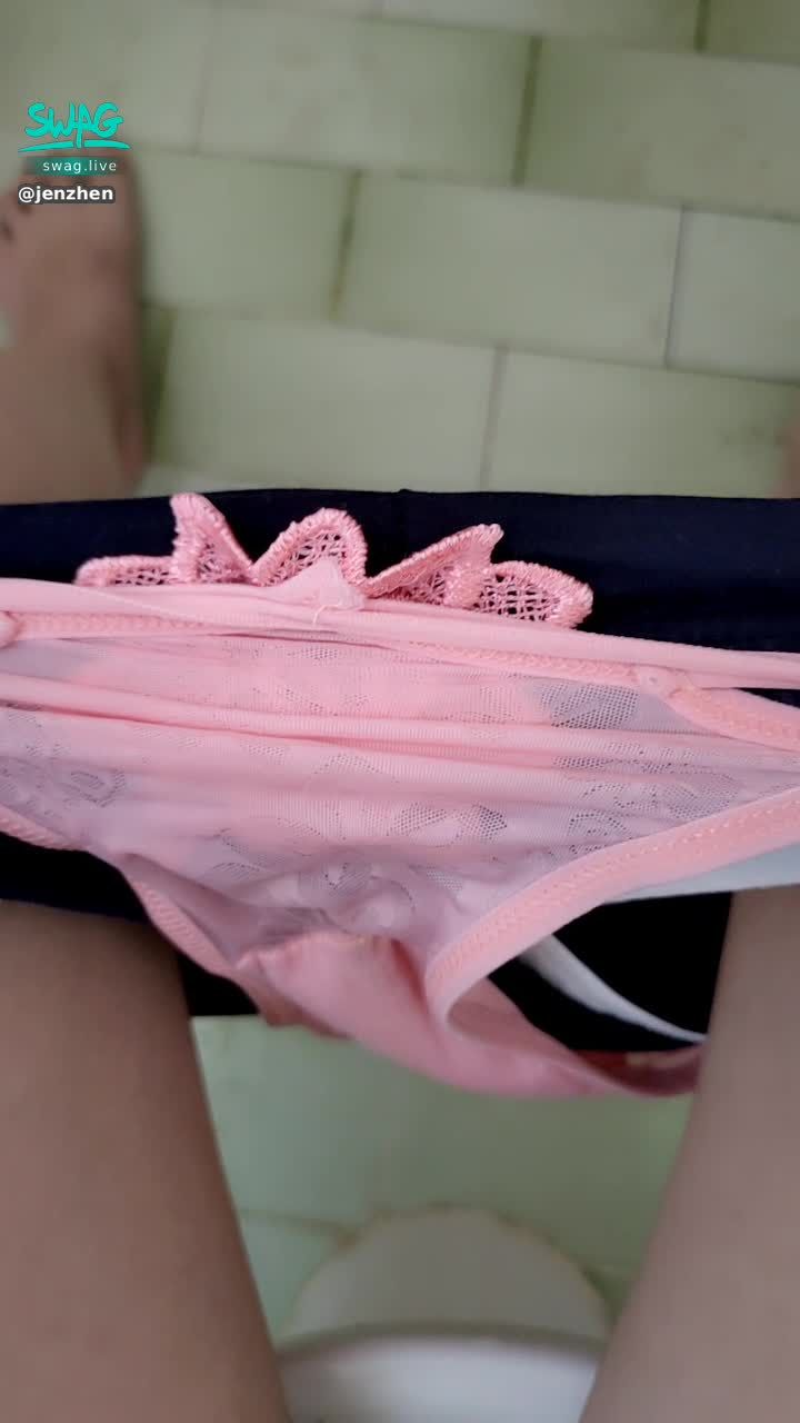jenzhen : 🔥 来个滴滴哒的尿尿系列🙈🤭