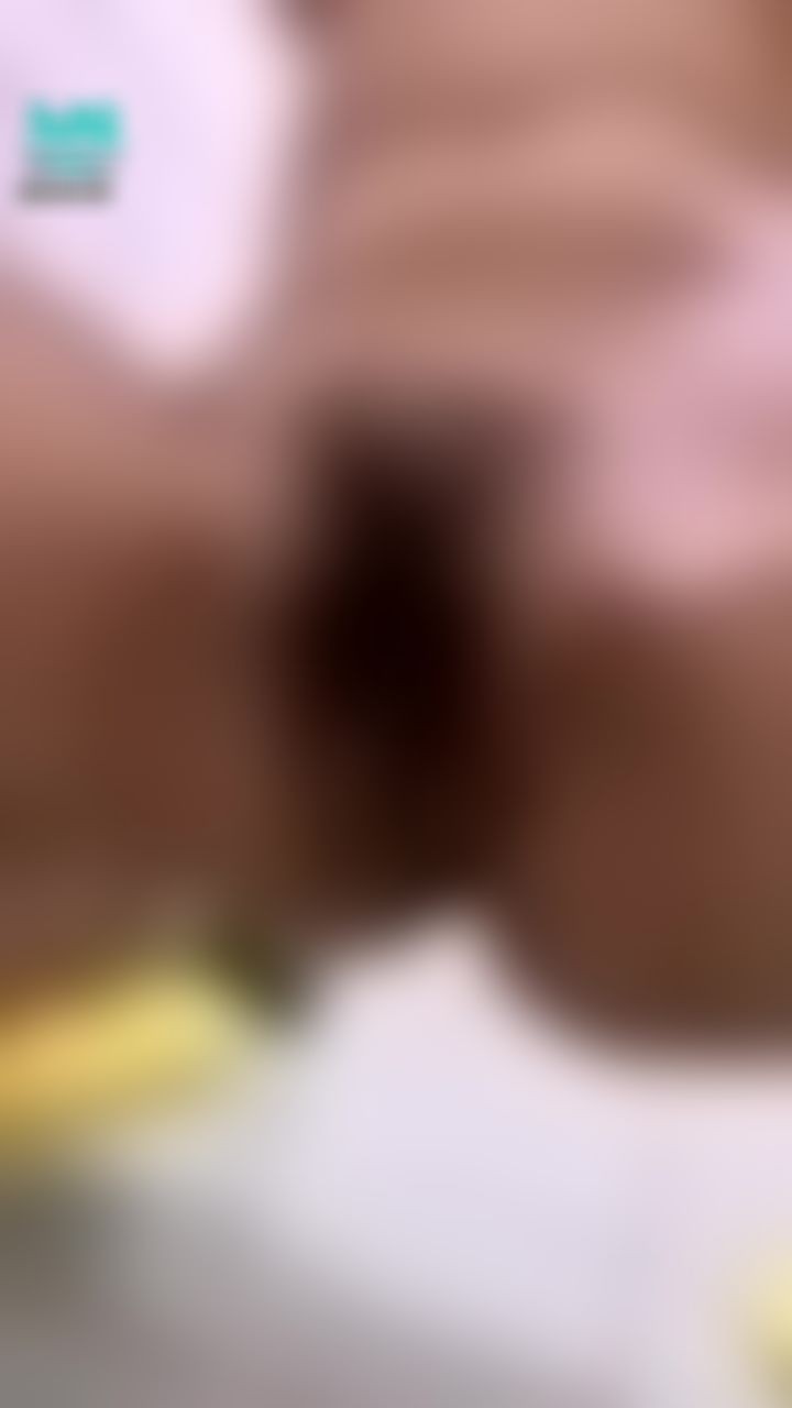 l******i : 尿尿小穴好濕💦喜歡被尿在奶子上😈快來把我玩得很興奮很髒～