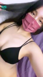 imhana : 要再來看我呦♥️寶貝,給你們看濕濕的穴