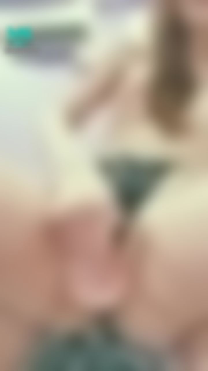 s***********m : 好色的視角，中開內褲近距插入。。美眉淫叫聲不斷♥️🧸🔞🔞🔞