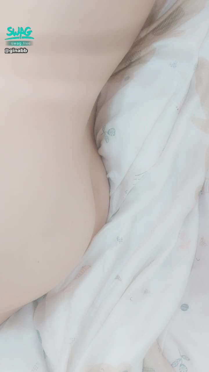 ginabb : 野生毛好色😚~屁股好翹喔～🥰🥰🥰