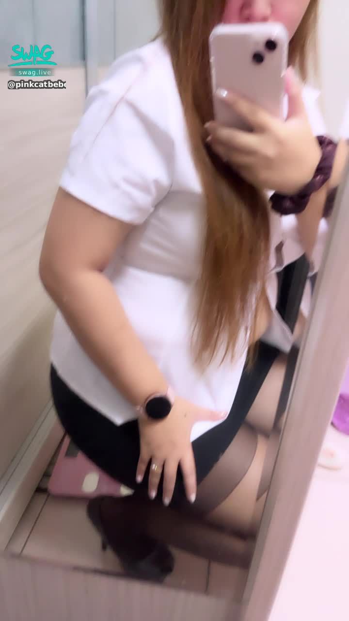 p*********e : 自以為是OL🤣
高跟鞋穿的戰戰兢兢❗️