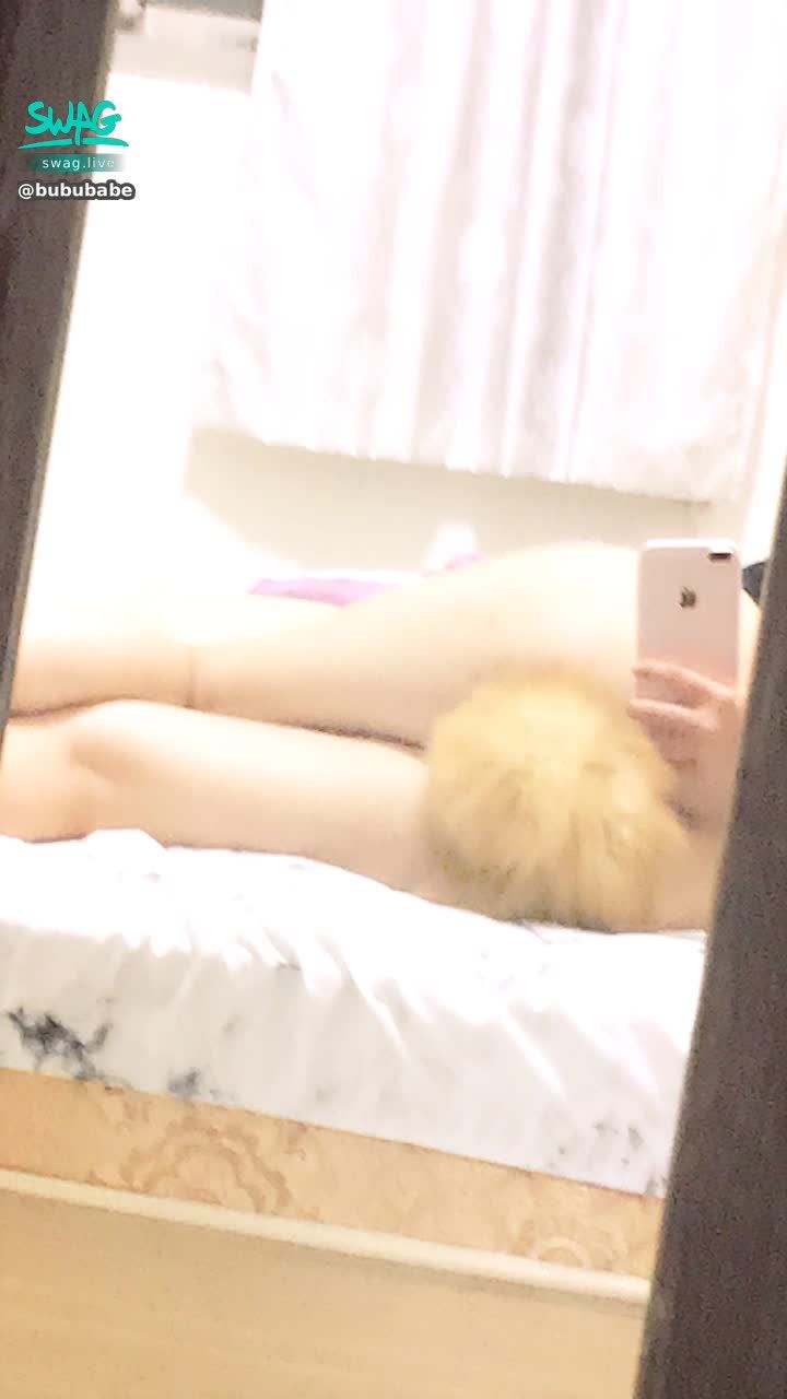 b******e : 今天就這樣戴著你一整天💦💦💦