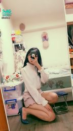 janicee : 跪姿👠
OL白襯衫透出內衣的顏色,配上小短褲開M腿😈
shirt with shorts🎀