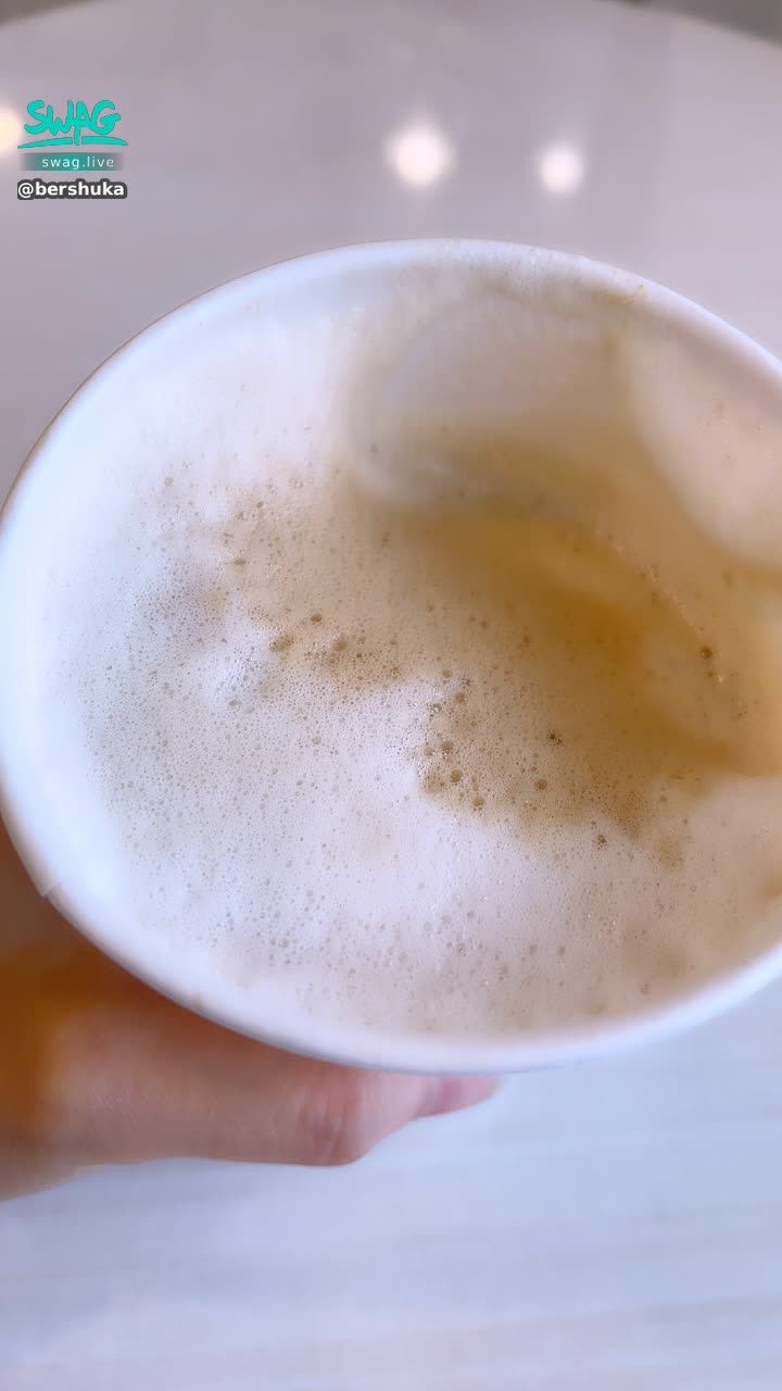  : Good morning 💗
In the wet and cold weather, the milk foam of hot latte coffee is the best comfort... 🥺