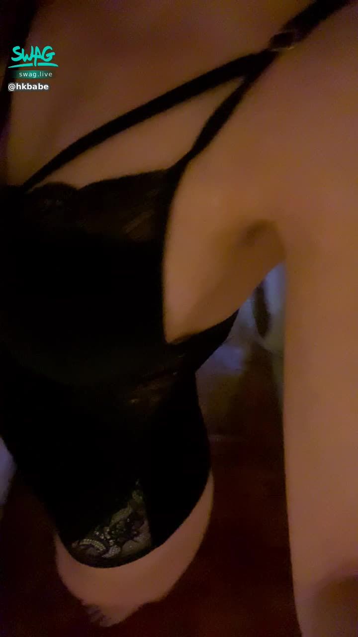 hkbabe : 扭扭屁屁求插插 🙈