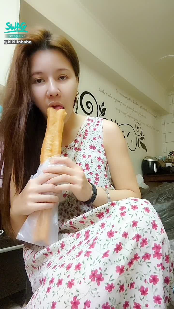 kikilinbabe : 低鑽福利之大棒棒深喉嚨感受口舌技巧