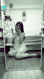 janicee : 地板上坐著💜靜照💛
粉色🎀睡衣,包不住內衣,低頭時窺見溝影😈
pink sleep wear💙