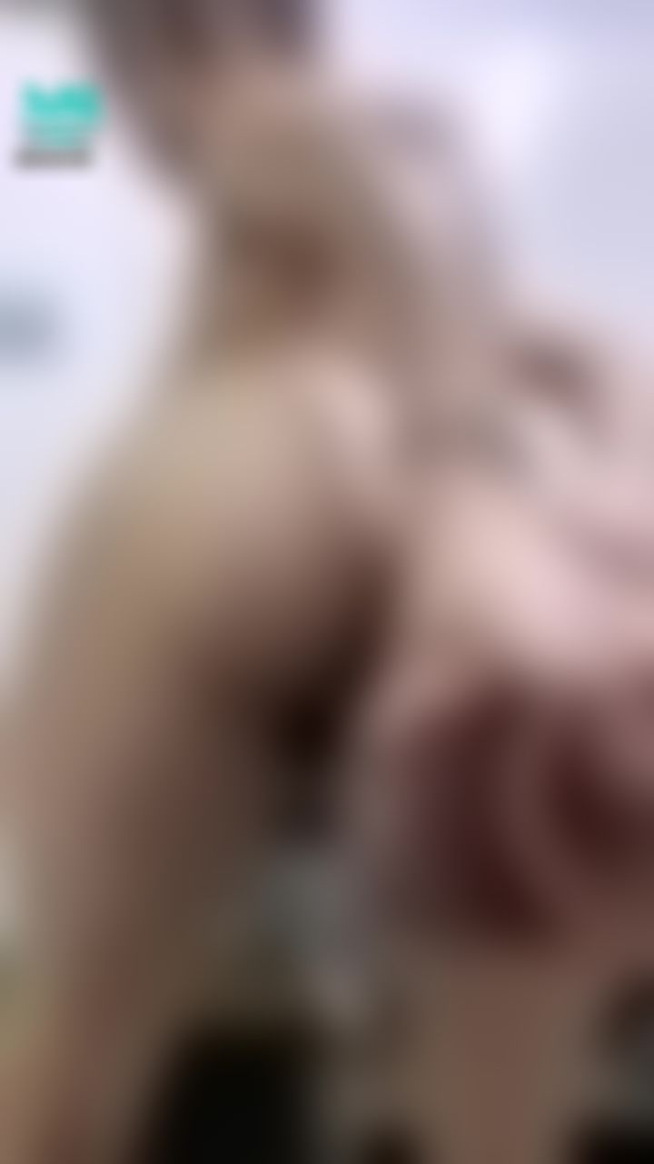 l******i : 後入式抽插😈大力掰開暴力插入😳😳哥哥快跟著lulu一起高潮😘