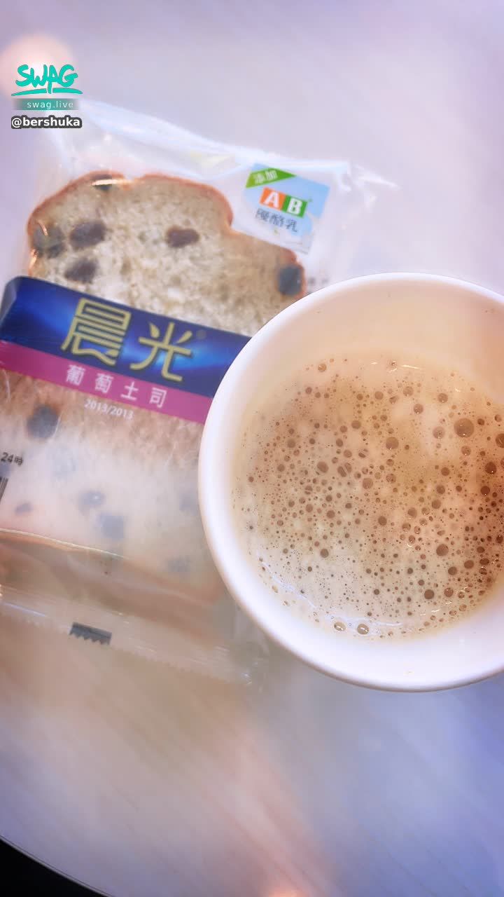 bershuka : 寶貝們早安☀️ 茉茉早餐分享一張💗
今天週五囉！上班加油！