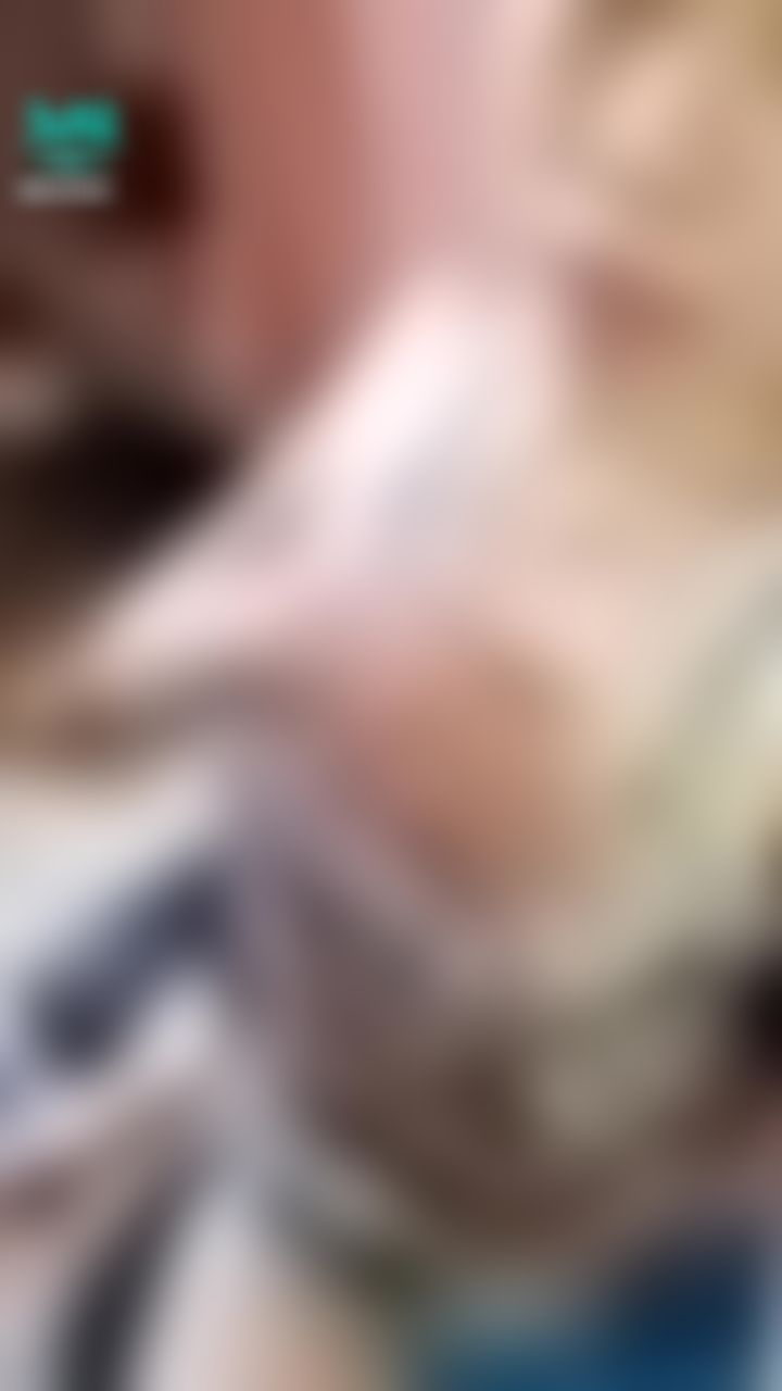  : 🔥 赶功课中，大学生偷偷的露奶头🤭🤭 赶得完的话，今晚八九点会开播哟🔥 或者半夜十一或十二点开播🔥🔥💦