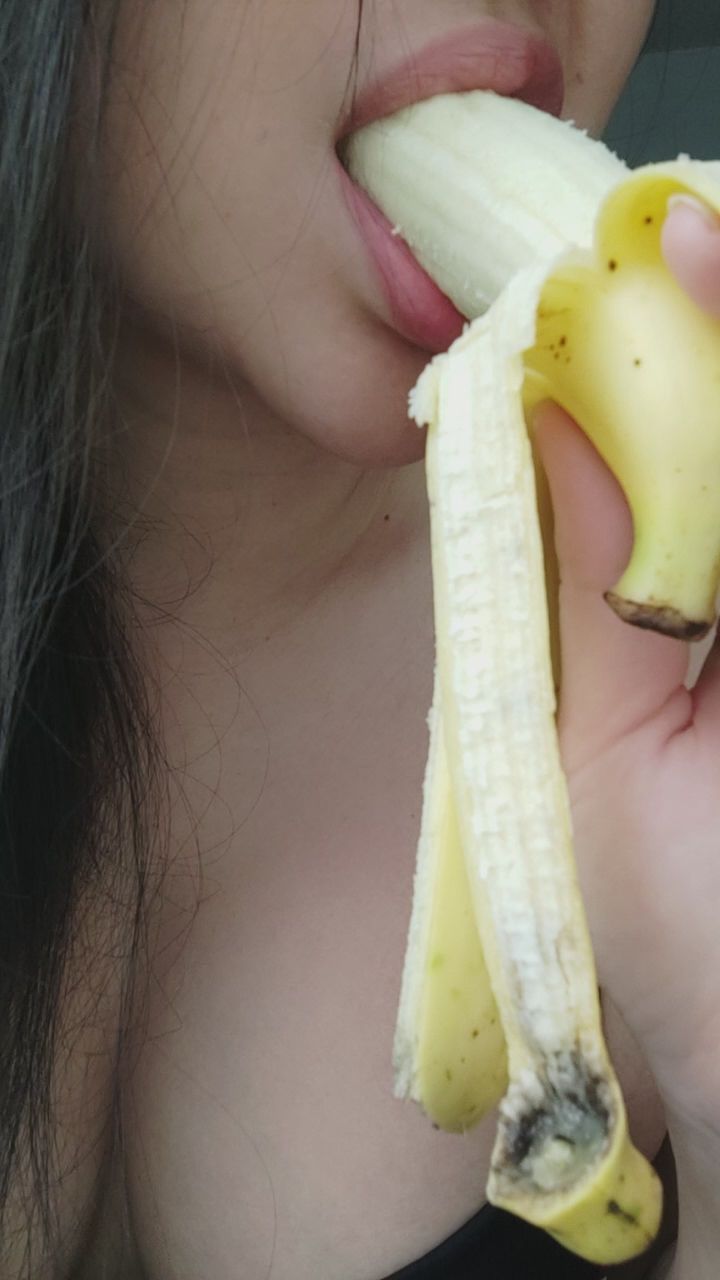 z*******d : banana🍌🍌🍌