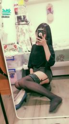 janicee : 吊襪帶與孔雀大腿襪,絕對領域的性感💗
背面的一條線特別誘人💋
黑絲內的腳趾💚
之前一直覺得吊襪帶只是情趣玩具,直到我買了會一直掉下去的膝上襪,才知道它多重要🤣
萬聖節快樂😈😈
peacock stocking👠