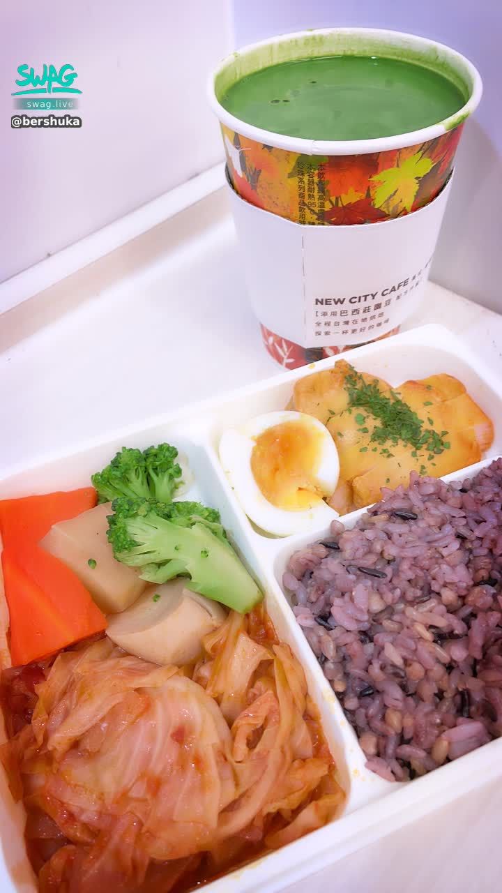 bershuka : 吃晚餐🍱
大家今天好嗎？🥺