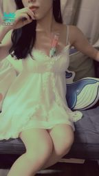 janicee : 胸口的玫瑰💛靜照💚
帶刺的美麗又性感💫
thorny yet seductive🌹