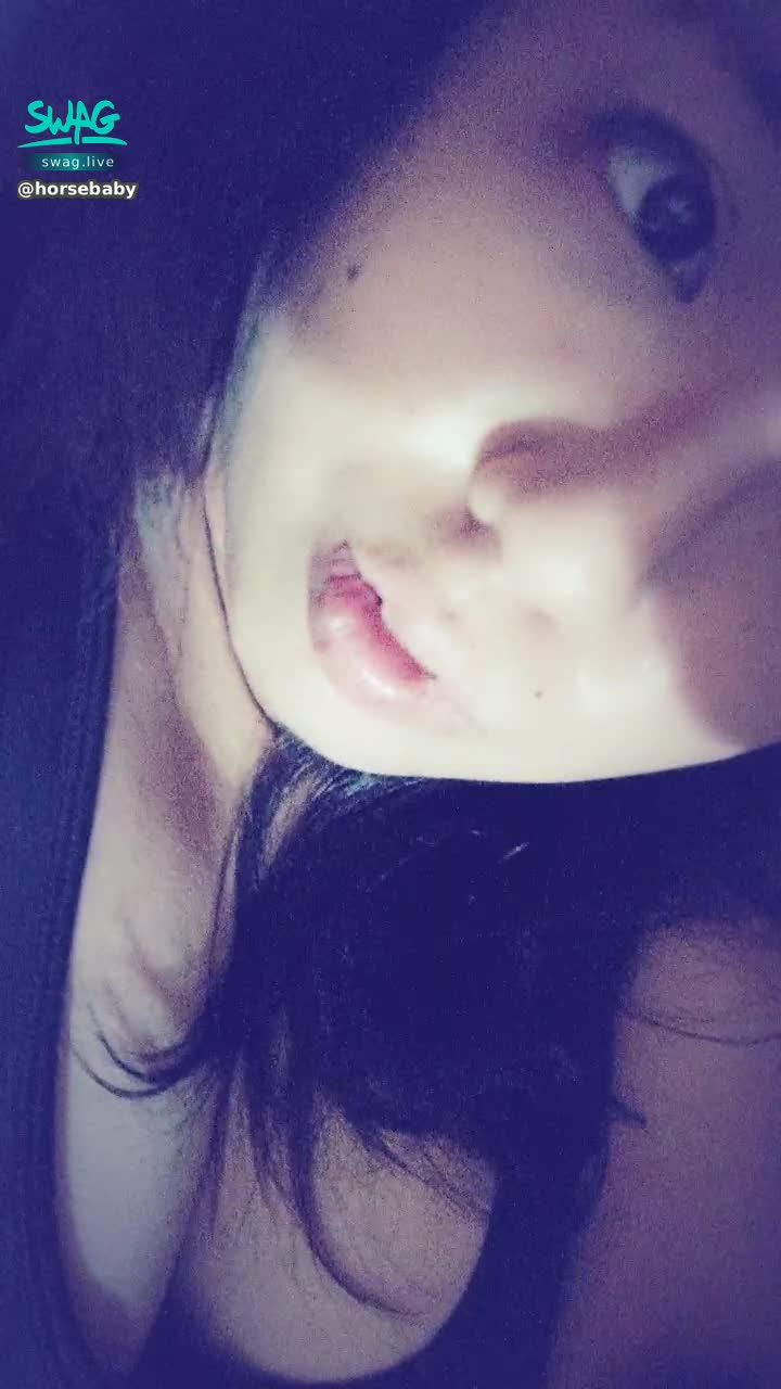  : Nana, who is a little silly, has been tired recently~ 😴
Let my brother and brother look at me 😜