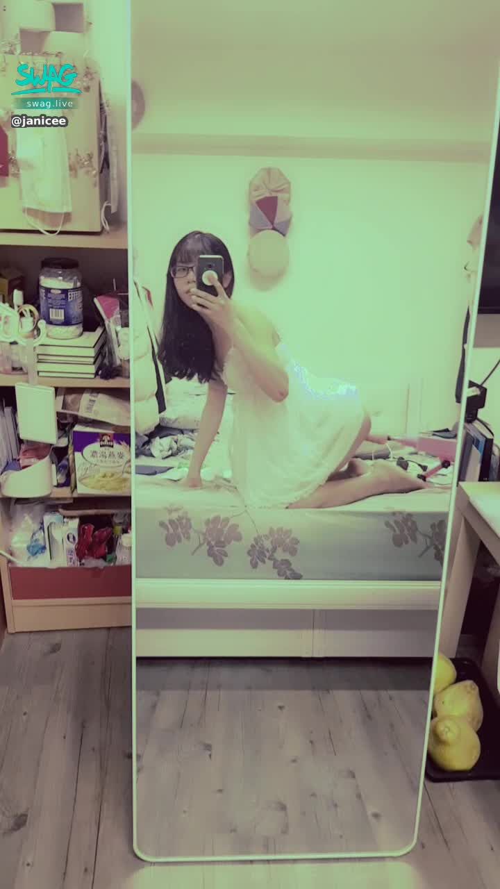 janicee : 久違的炮機系列😈
2段速抽插💛
畢業了終於可以稍微喘息💋
machine fuck💘💘