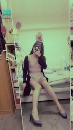janicee : 深V性感海鷗線♥️
外套下的bratop🎀
cozy s5yle⭐