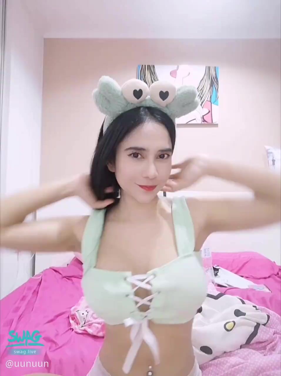 uunuun : please love me😥