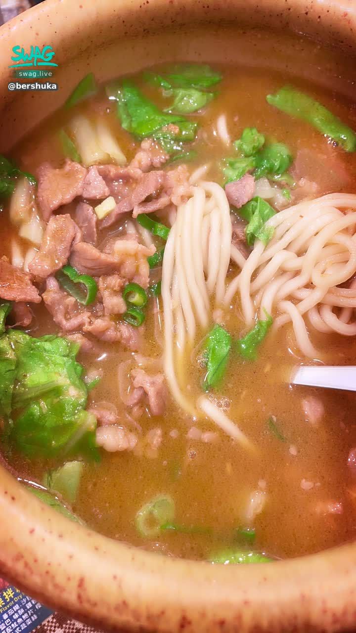 bershuka : 下班了⋯終於可以稍微休息一下💦
今天晚餐不是吃便利商店🥺
吃完來加班！🤣
