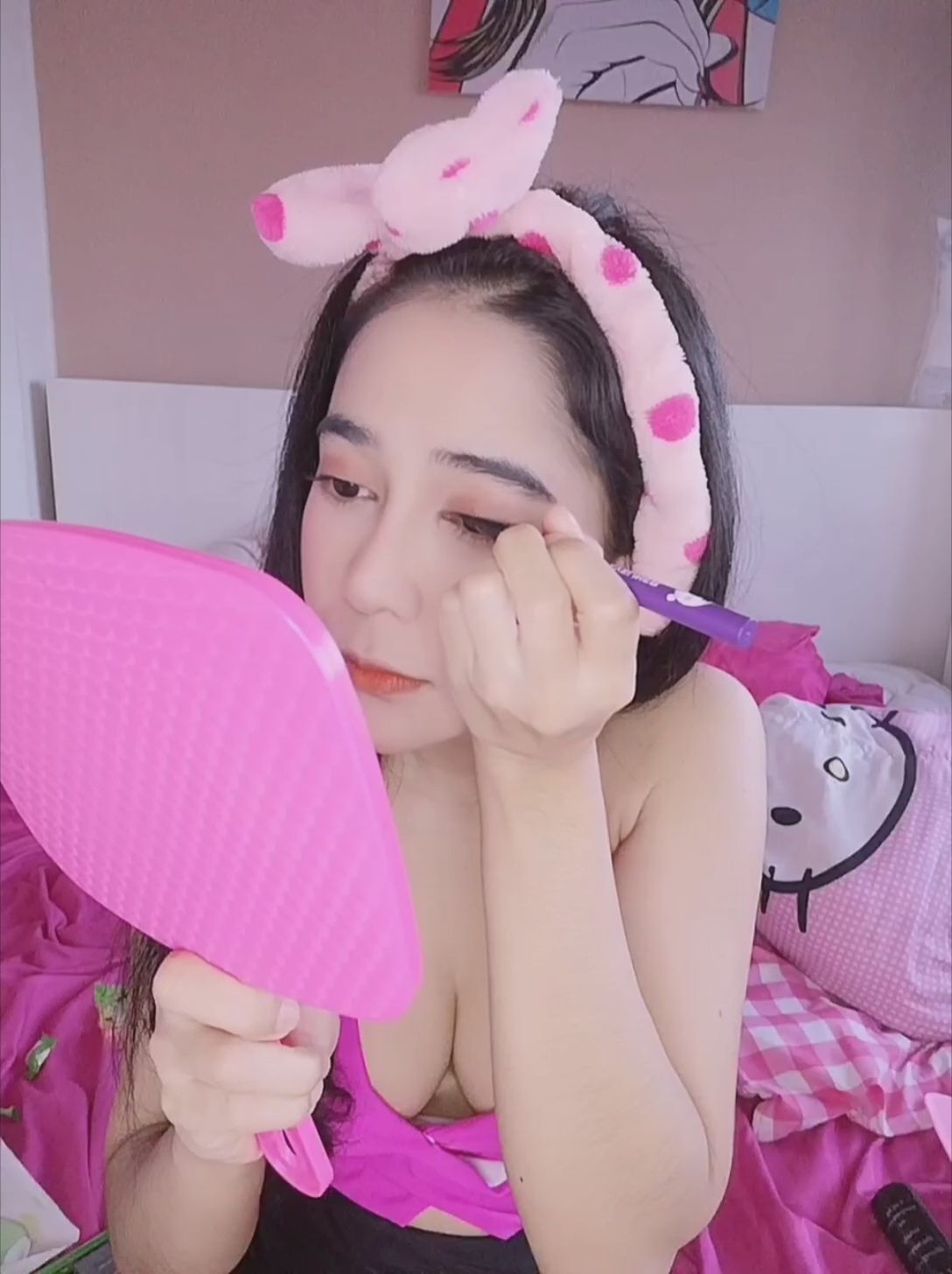  : put on makeup😜🌶️