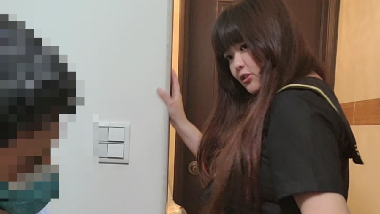 c*******i : 操行不及格
被老師叫過去辦公室
熙熙只好色誘老師了