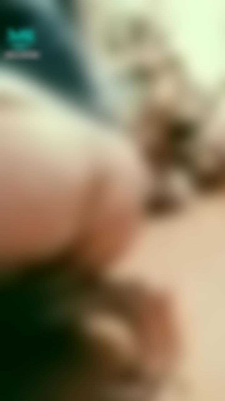 h*******y : 喜歡奈奈的蕾絲內褲嘛~翹臀誘惑你😈嘻嘻嘻