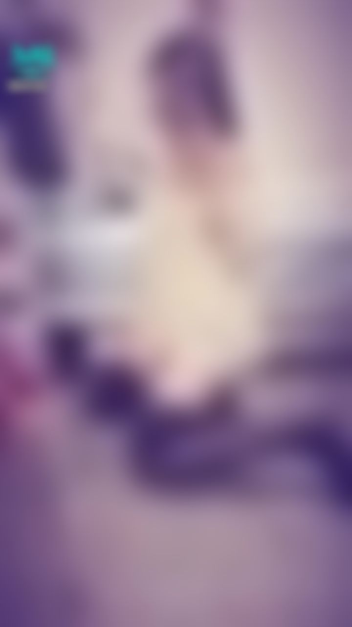  : M字腿😈
露肩、絕對領域與黑蕾絲👠
silk thigh domain💓