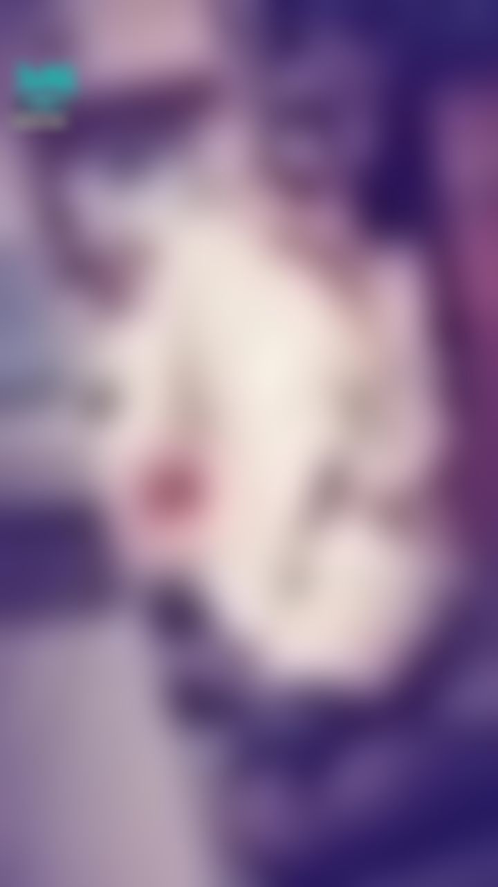  : 黑絲M字腿，配上滿滿的高跟鞋櫃🌹🌹
露肩、絕對領域與黑蕾絲👠
silk thigh domain💓
