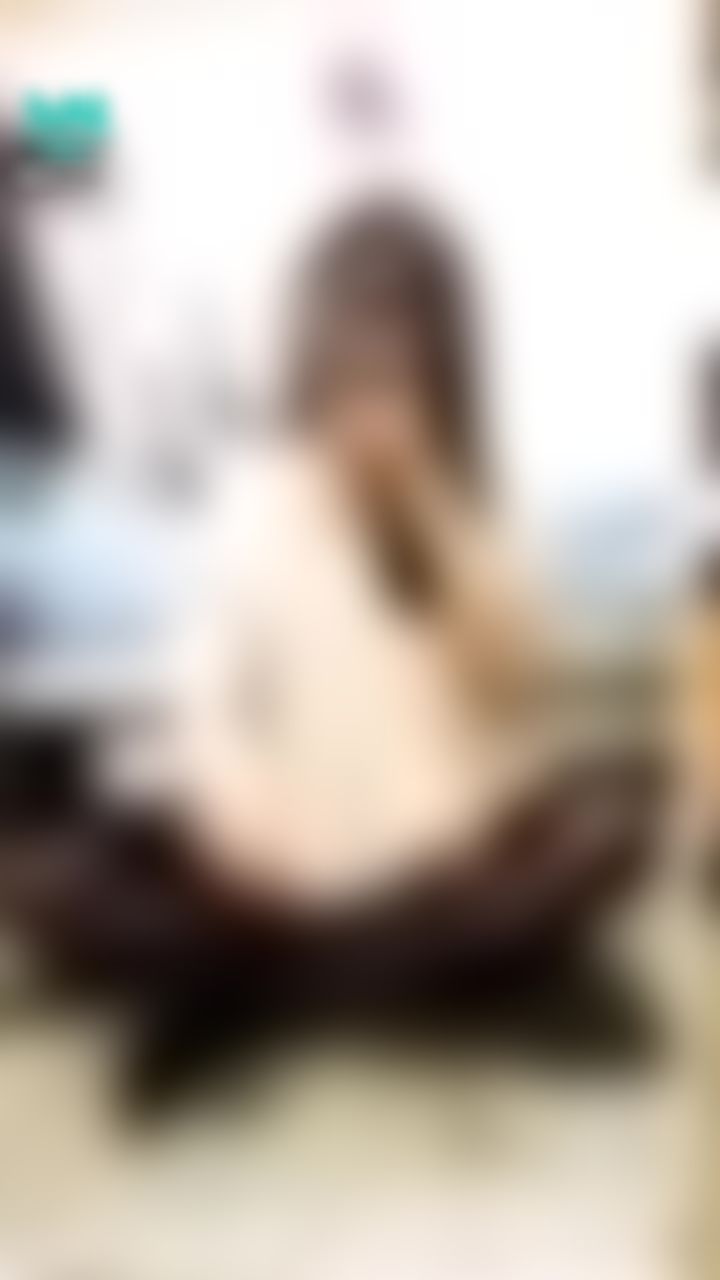  : 坐姿💫free💐
露肩、絕對領域與黑蕾絲👠
silk thigh domain💓