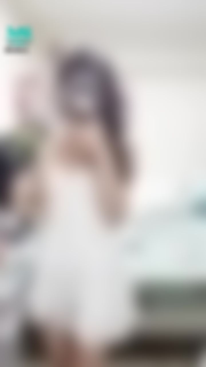 janicee : 白色鈴蘭睡衣💐
客人指定的睡衣裝扮💋
有什麼想看的動態呢？這幾天比較有空，歡迎許願⭐
purely white🎀
