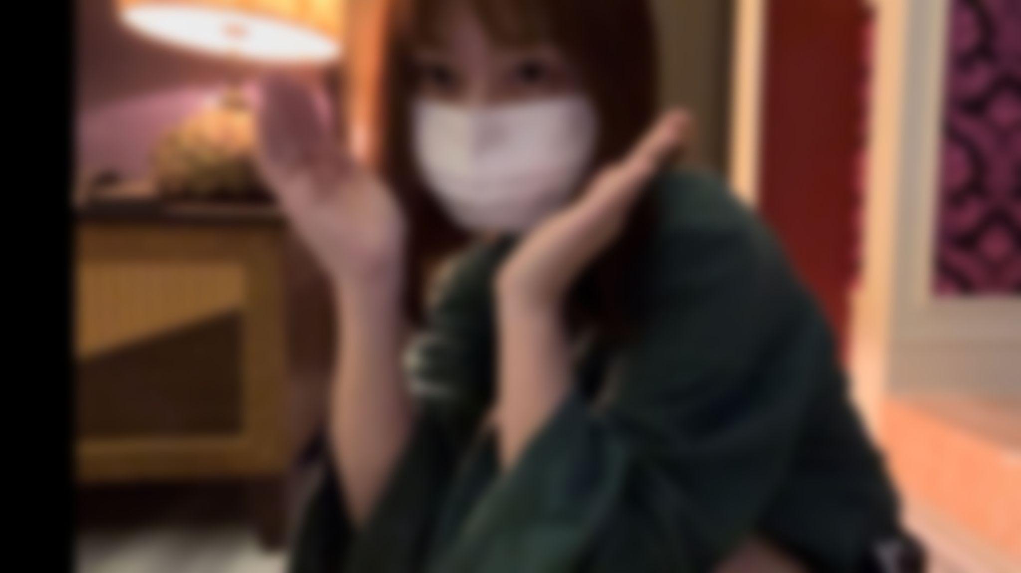 sexyemily : 第一次在媽咪的房間裡壞壞💕