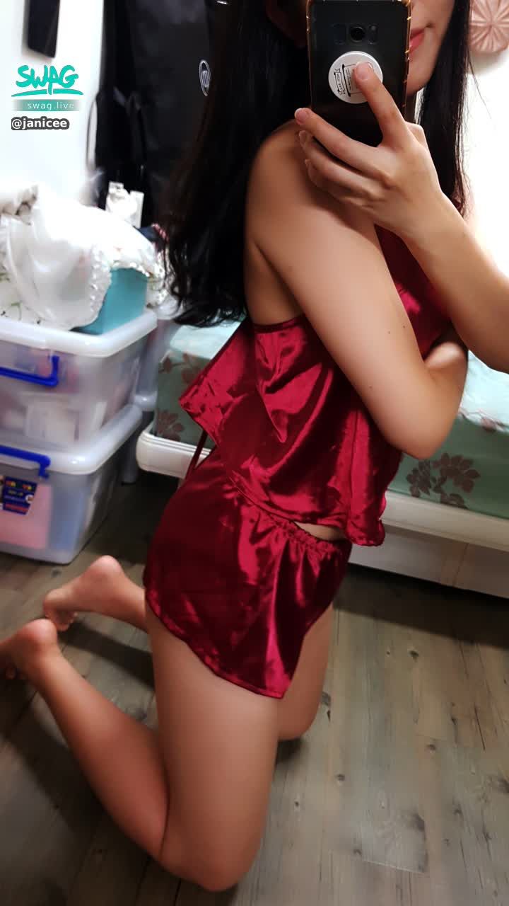  : 緞面睡衣💐靜照💙
red satin sleepwear👠