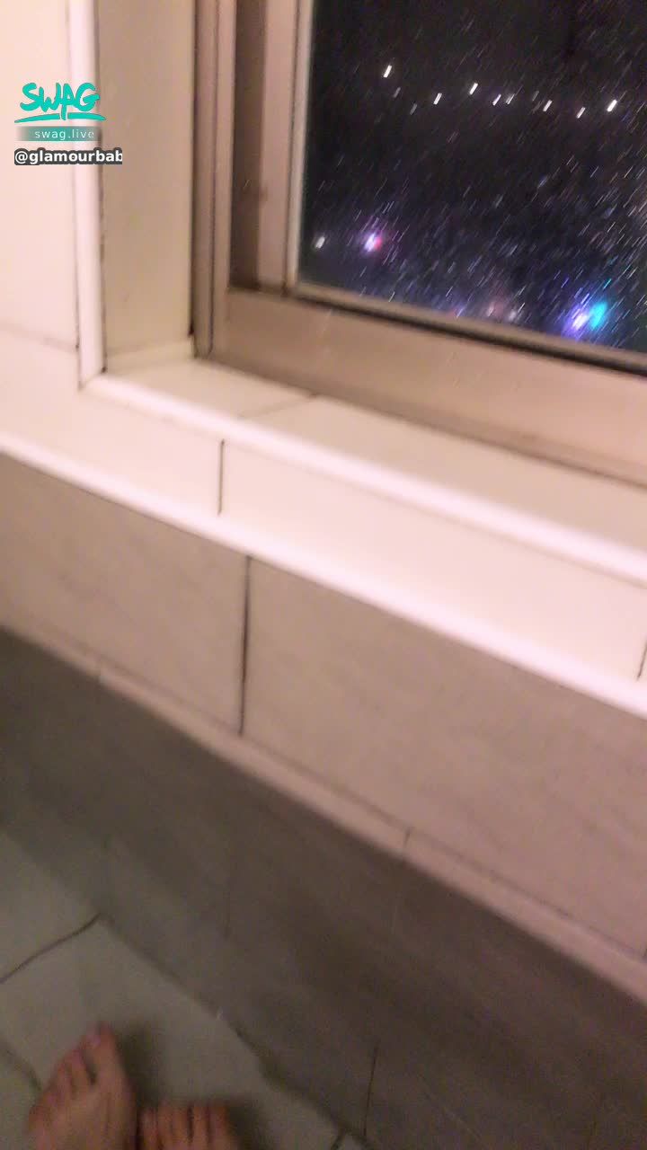  : 🛀 It's so cold~~ I need to take a bath to feel comfortable 😌