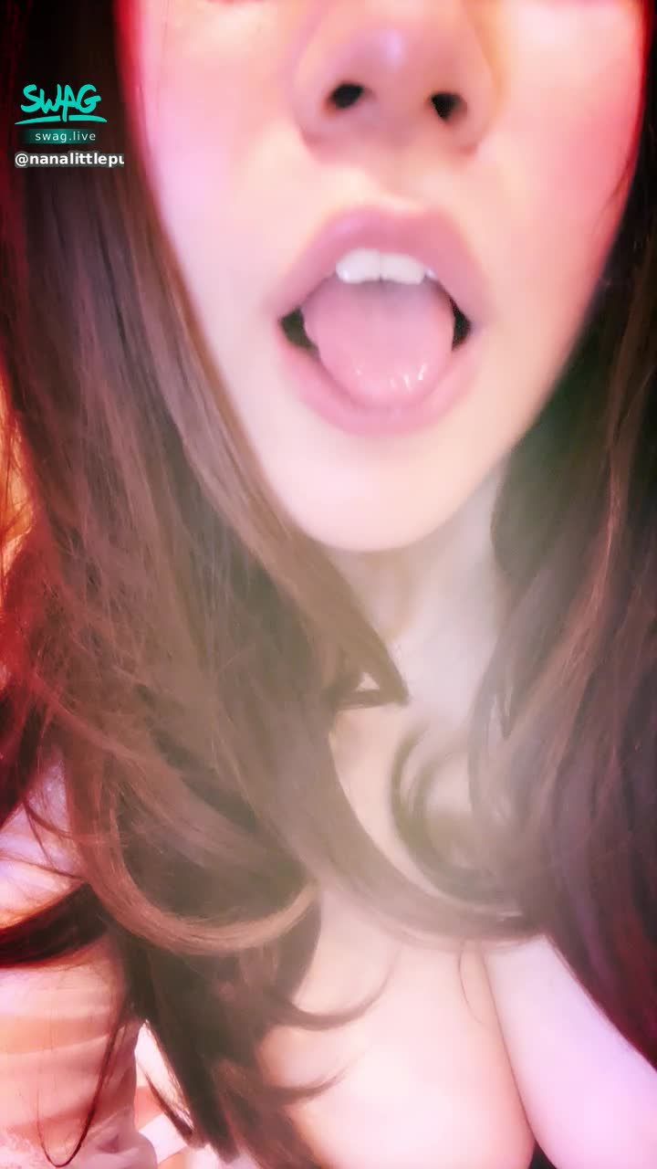nanalittlepupy : 這樣夠甜嗎💕啾