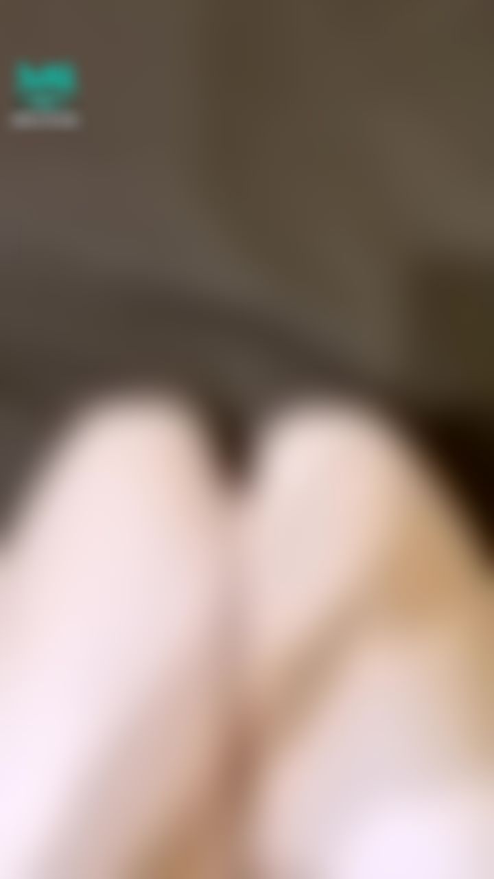 bershuka : ⚠️抱歉😭上一篇沒打到禮物名稱，請以此篇為主⋯（此篇以後發的都是修正新版🙏）

🔥茉茉12月新拍黑絲襪淫片火辣出爐🔥
私訊送茉茉《黑紫鑽*10/ㄧ組》得極致性感色誘12分鐘！
讓你硬梆梆想射🙈以下通通有！👇🏻👇🏻
✅長腿美臀性感搖，性感色脫衣
✅茉茉舔你🙈㊙️淫蕩脫內褲
✅粉嫩白虎穴穴淫蕩自慰
✅大膽掰開美穴讓你看最深入的茉茉
✅茉茉高潮淫穴流出白汁
💙拍攝背景超美💙