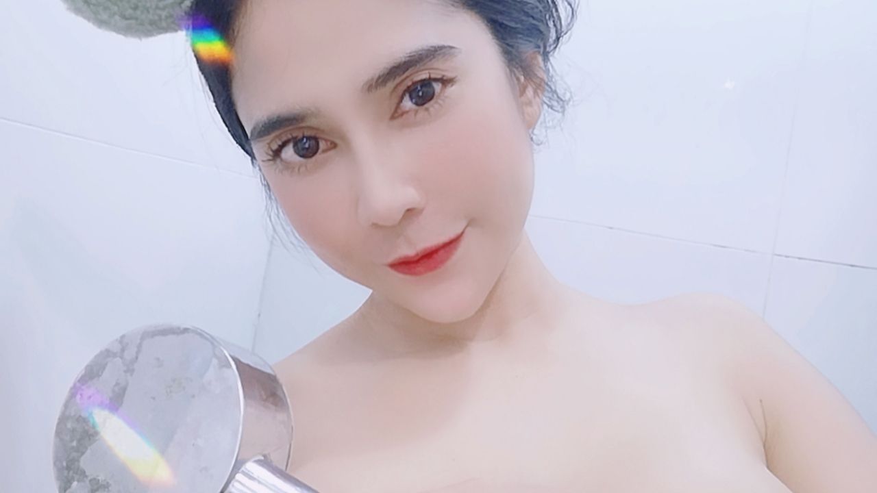 uunuun : can you take a shower for me😋😊