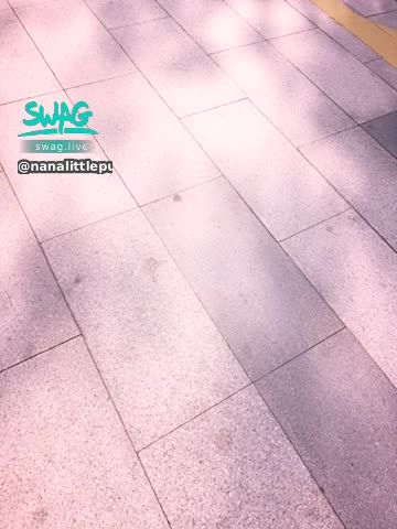 nanalittlepupy : 早安太陽曬屁屁囉
哥哥起床了嗎？