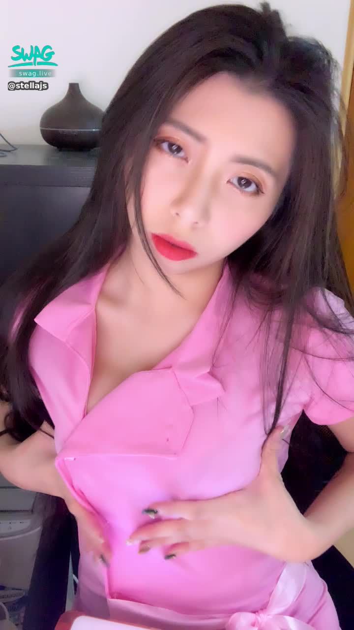 stellajs : 葡萄護士😈護士服底下的葡萄