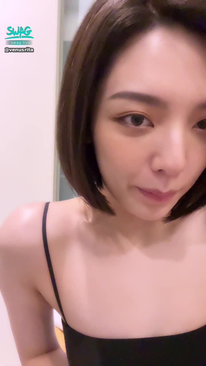 v*******a : 🖤想看我直播嗎🤔