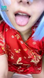 lovemilemile : 哥哥想看什麼呢?