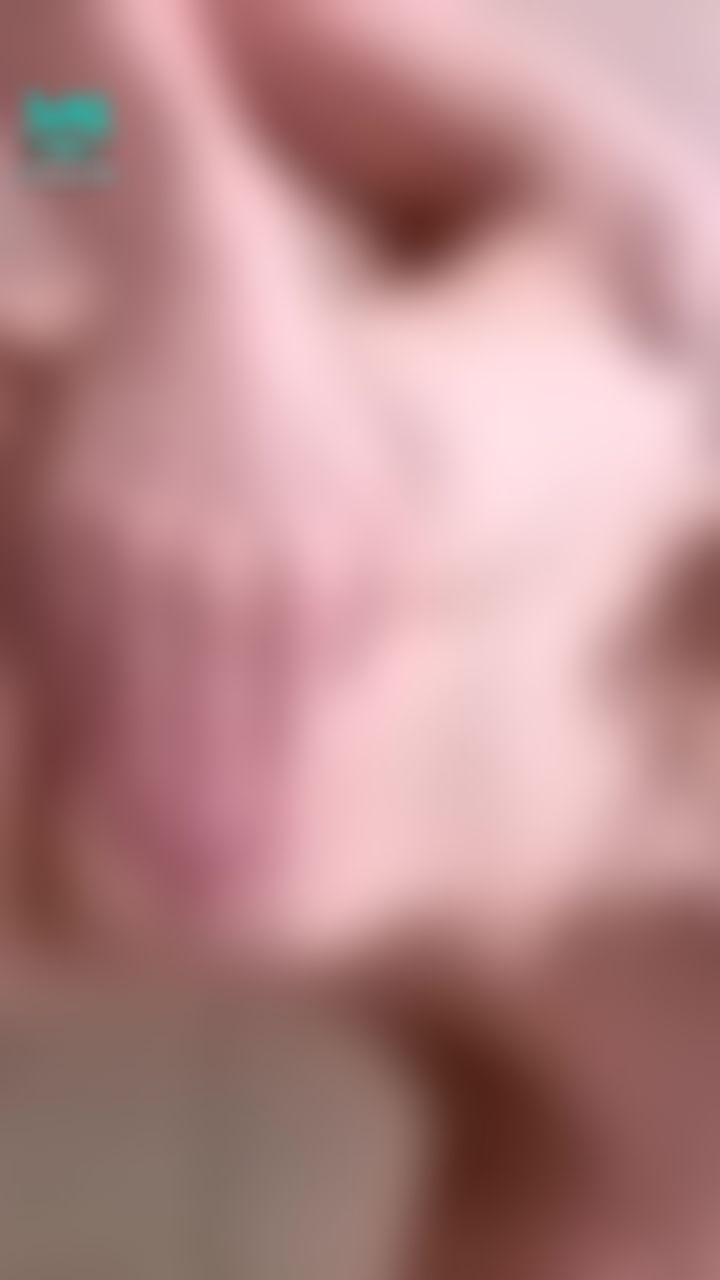 v*******a : 😍手遮奶👋🏻軟軟的🤫限時福利