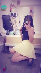 janicee : 裙擺的開衩💫💫💫
清純的膚色絲襪與白氣球👠
balloon game💚