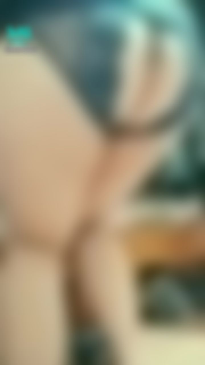  : 穿上超騷的開洞內褲🔥露出翹臀+屁眼🔞
