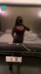 jiehymns : 在電視反射面前撫摸自己!
也覺得好興奮!
你想幫我撫摸嗎😳😳😘