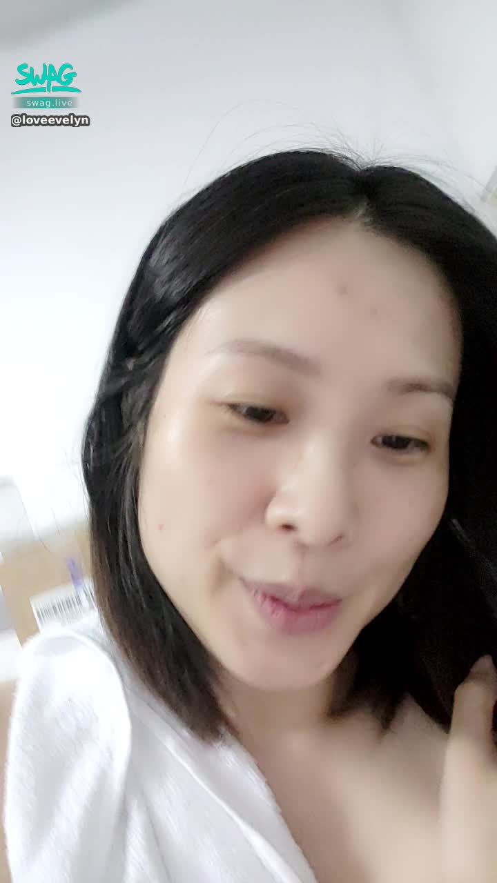 loveevelyn : 今天騎腳踏車流太多汗了
運動不洗好像太..
等等要直接來了哦