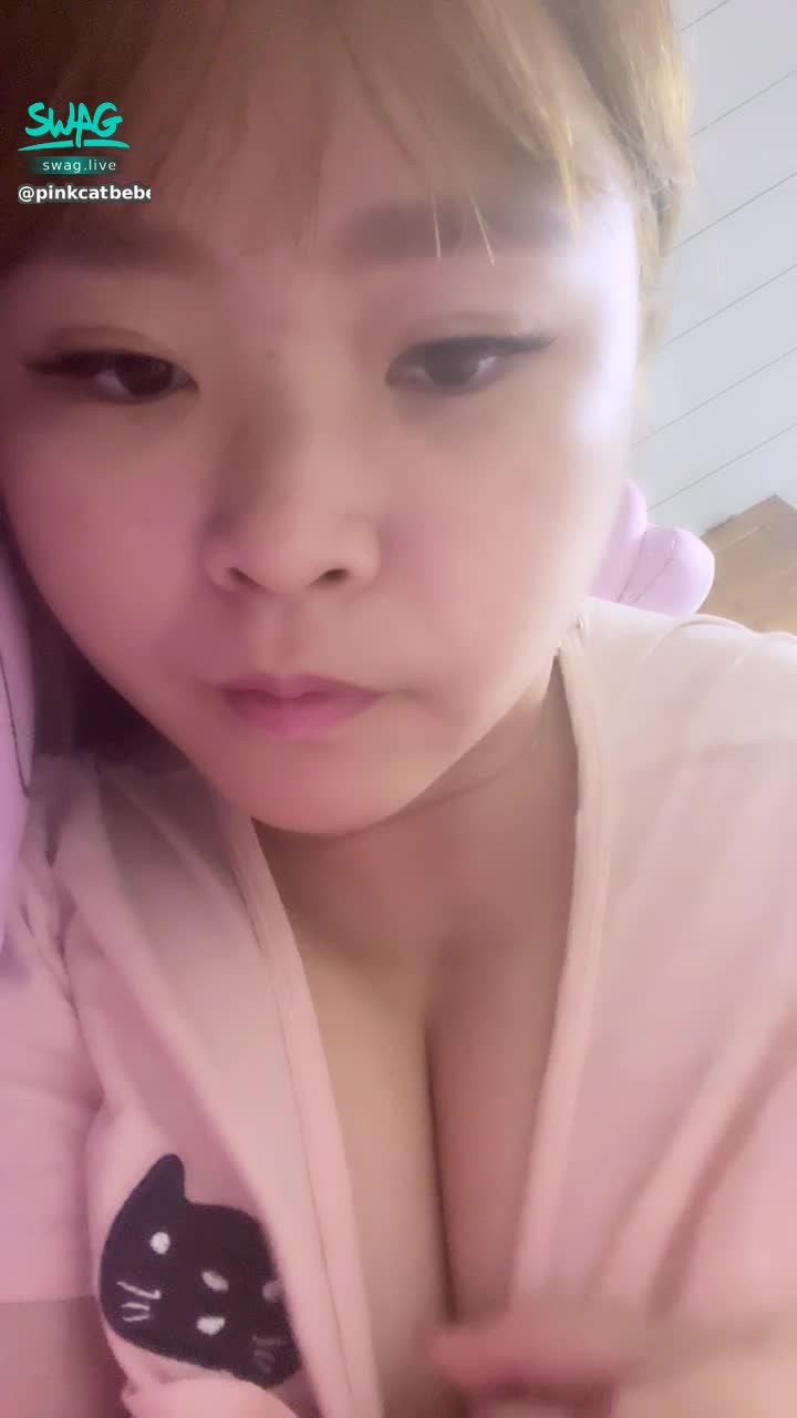 p*********e : 揉揉我的奶