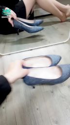 janicee : 穿上高跟鞋👠
膚色絲襪內的腳趾與腳底💖
洋裝下的美腿💛
out of office👠