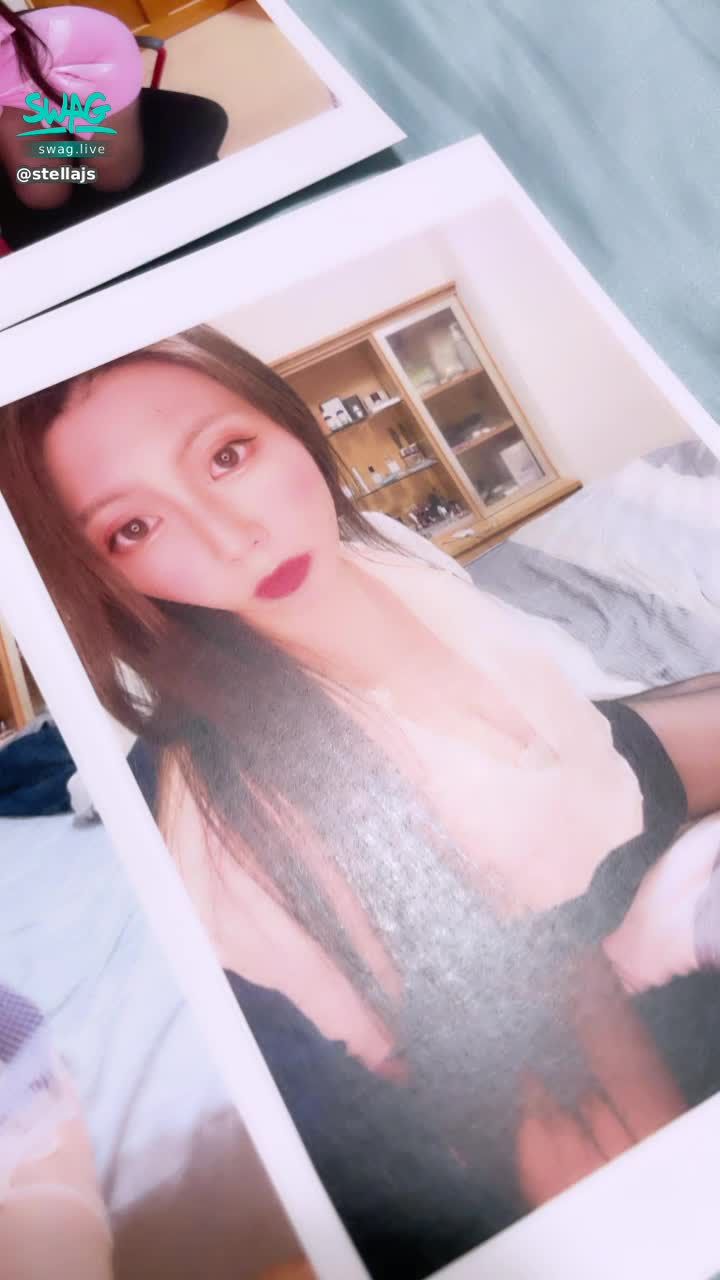  : Grape Christmas Photo Postcard 😈 Brother want it?
Live broadcast at 10 o'clock tonight, waiting for you to draw prizes~~
The biggest prize can be a dinner date~~