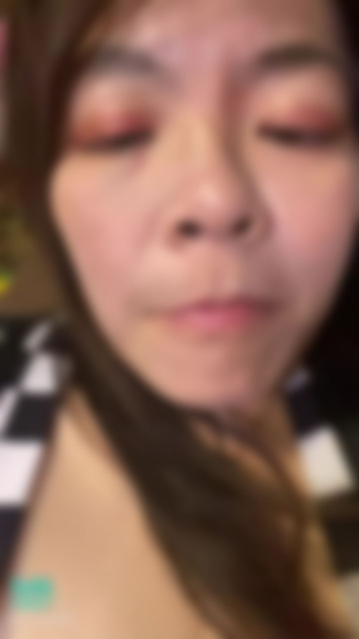mickypan : 飢渴的騷貨半夜起來上廁所突然想要做愛
